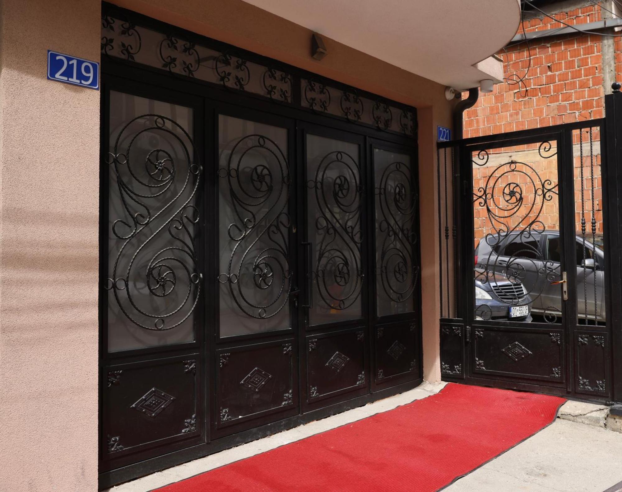 Oldtown Prishtina Apartments Pristina Exterior photo